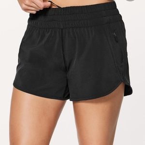 Lululemon tracker short 4”